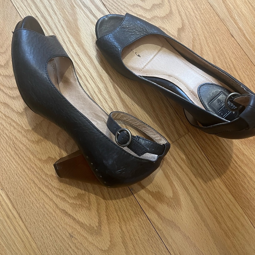 Frye coral heel